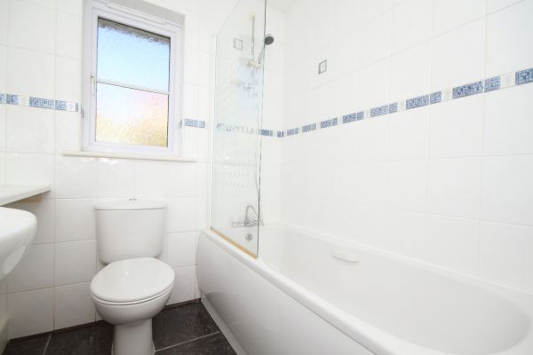 Cost of Shower Window Replacement in Cleveland